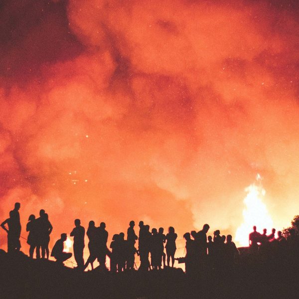 Incendie qui a détruit les maisons de plus de 600 familles dans un bidonville. São Paulo, 2017. Photographie : Denys Argyriou Autorisation : Unsplash