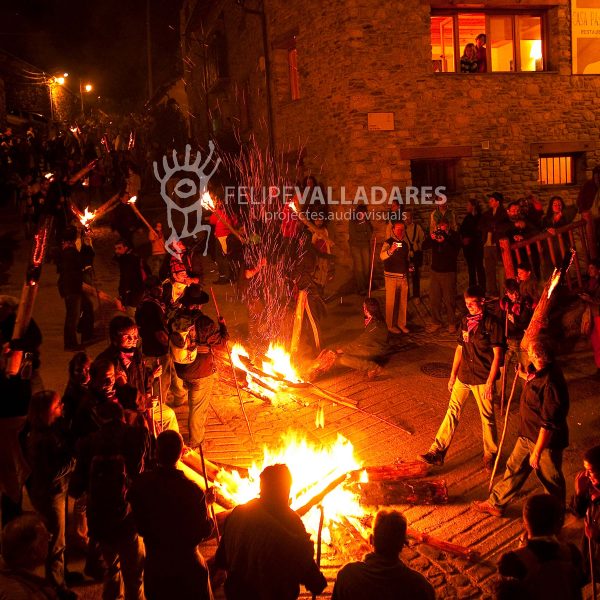 002 Celebrant la festa a Isil, Pallars Sobirà, 2009. Fotografia: Felipe Valladares